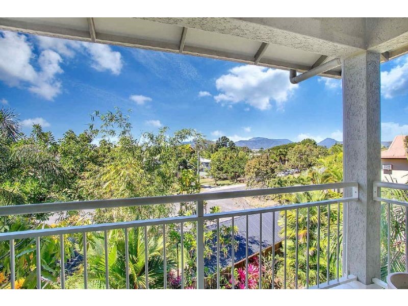 1223/2 Greenslopes Street, Cairns North QLD 4870