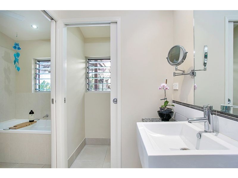 1 Jules Street, Kewarra Beach QLD 4879