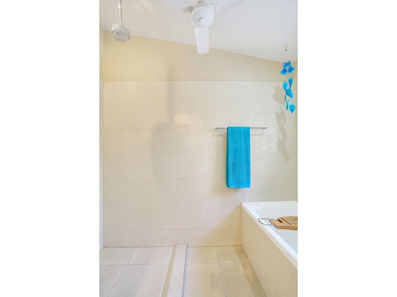 1 Jules Street, Kewarra Beach QLD 4879