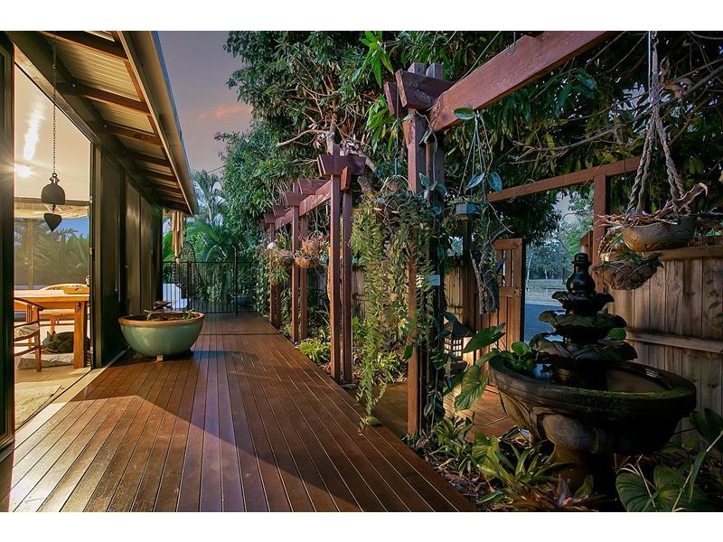 1 Jules Street, Kewarra Beach QLD 4879