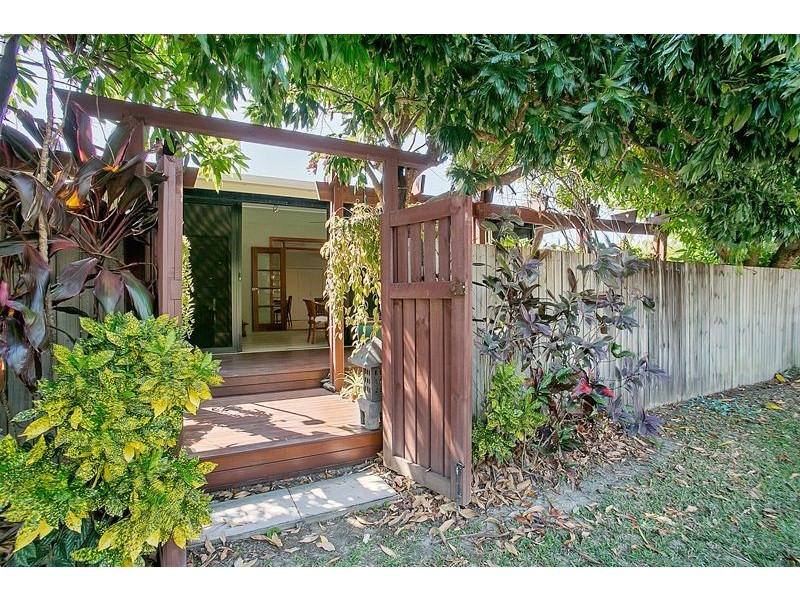 1 Jules Street, Kewarra Beach QLD 4879