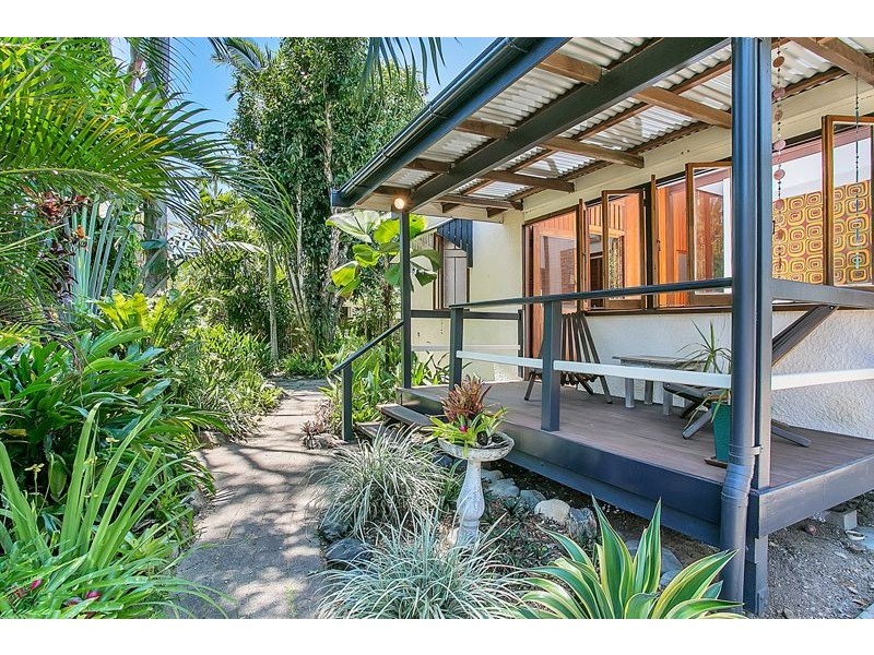 25 Hudson Street, Whitfield QLD 4870