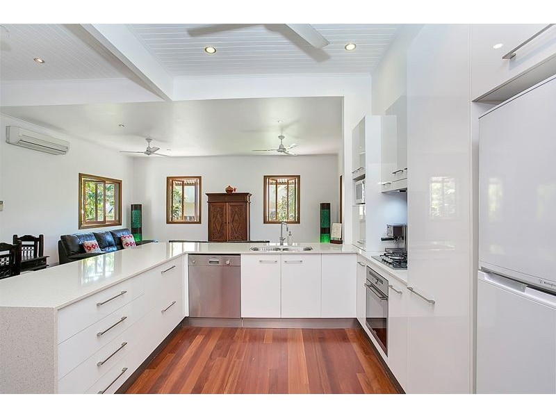 25 Hudson Street, Whitfield QLD 4870