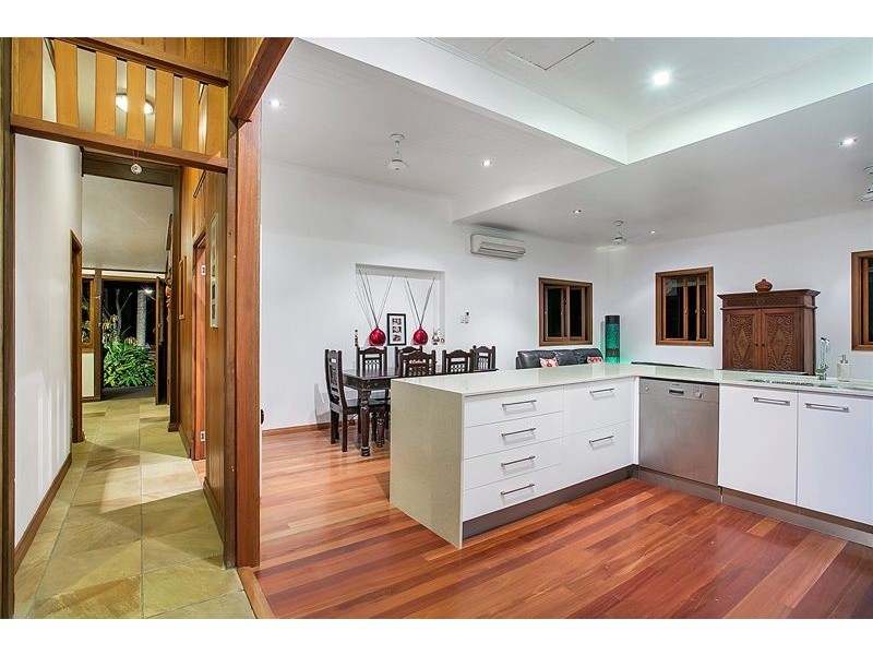 25 Hudson Street, Whitfield QLD 4870