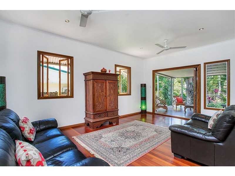 25 Hudson Street, Whitfield QLD 4870