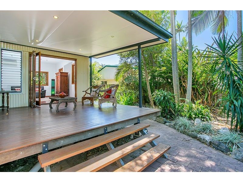 25 Hudson Street, Whitfield QLD 4870