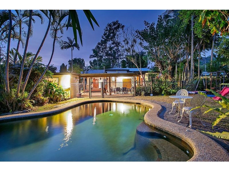 25 Hudson Street, Whitfield QLD 4870