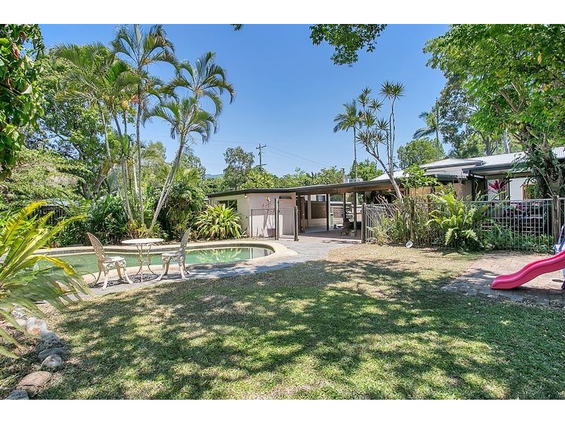25 Hudson Street, Whitfield QLD 4870