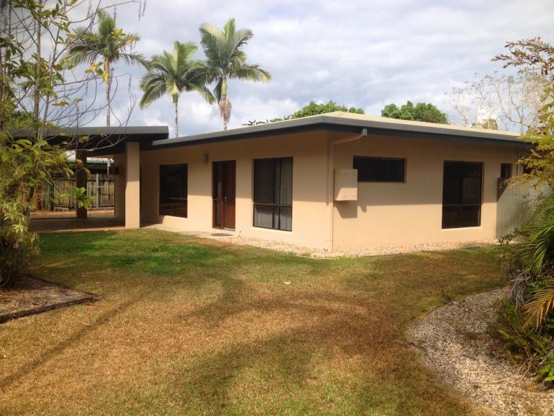 30 Cicero Close, Mooroobool QLD 4870