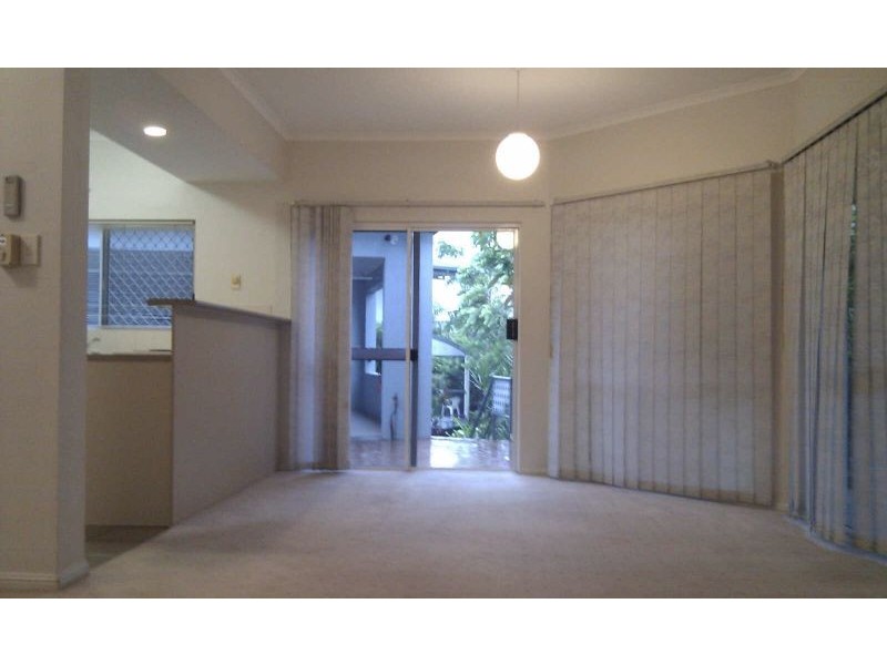 4/5 Brinsmead Tce, Kanimbla QLD 4870