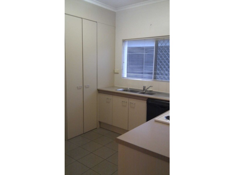 4/5 Brinsmead Tce, Kanimbla QLD 4870