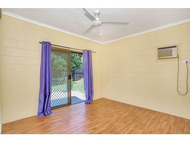 5 Goodfellow Court, Mooroobool QLD 4870