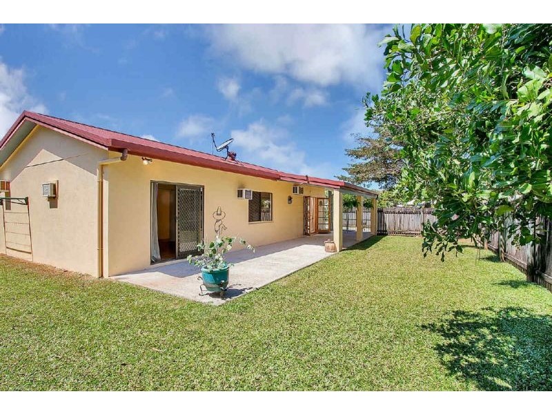 5 Goodfellow Court, Mooroobool QLD 4870