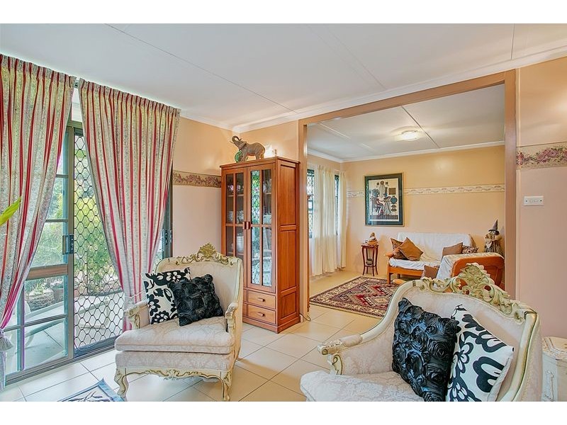 87 Carnation Drive, Mooroobool QLD 4870