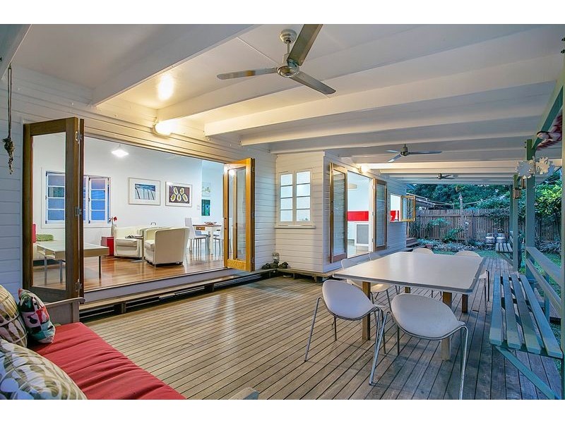 10 Crowther Street, Whitfield QLD 4870