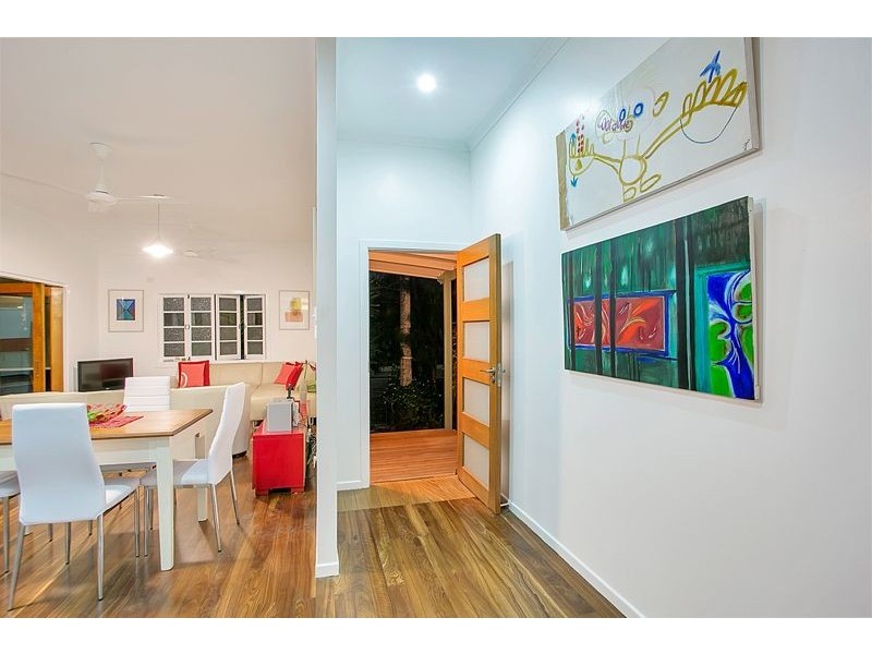 10 Crowther Street, Whitfield QLD 4870