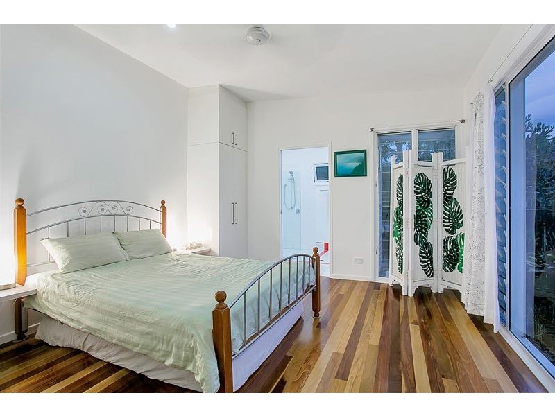 10 Crowther Street, Whitfield QLD 4870