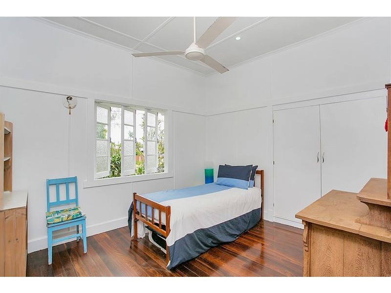 10 Crowther Street, Whitfield QLD 4870