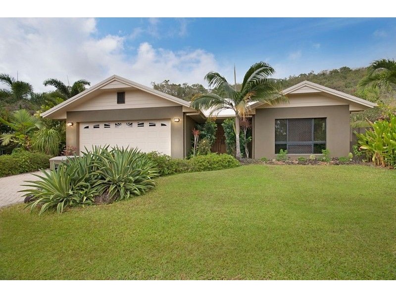 8 Helsdon Close, Clifton Beach QLD 4879