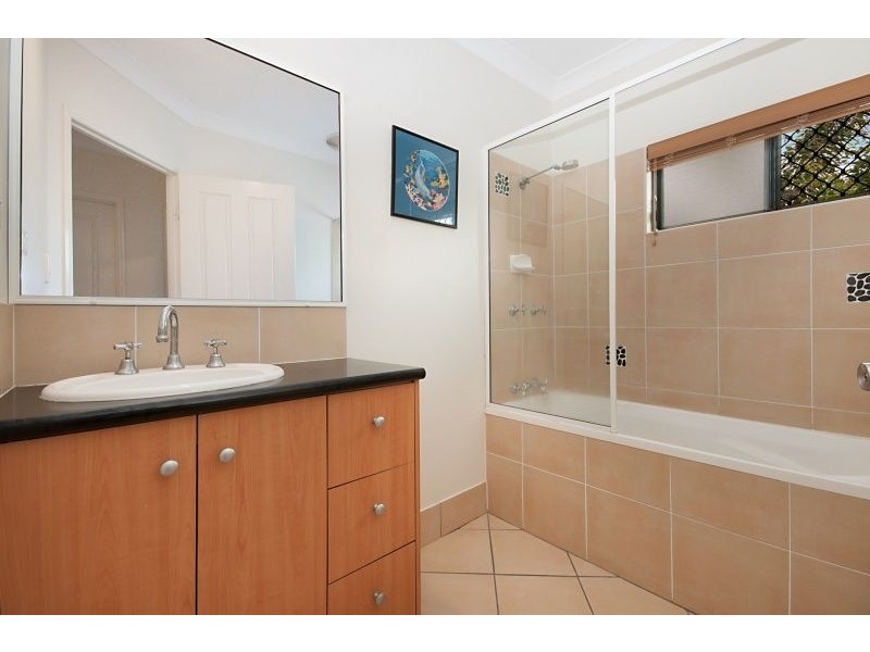 8 Helsdon Close, Clifton Beach QLD 4879