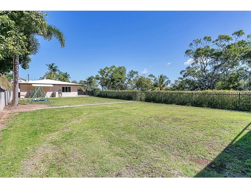 70-72 Kingsford Street, Mooroobool QLD 4870