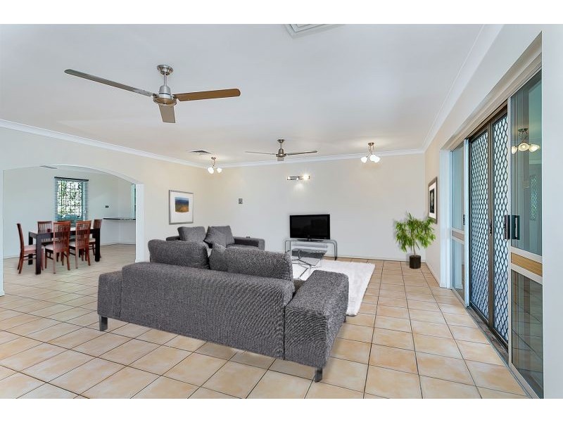 70-72 Kingsford Street, Mooroobool QLD 4870