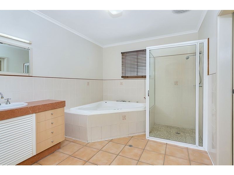 70-72 Kingsford Street, Mooroobool QLD 4870