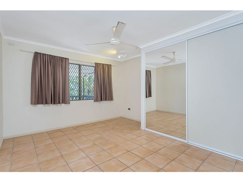 70-72 Kingsford Street, Mooroobool QLD 4870