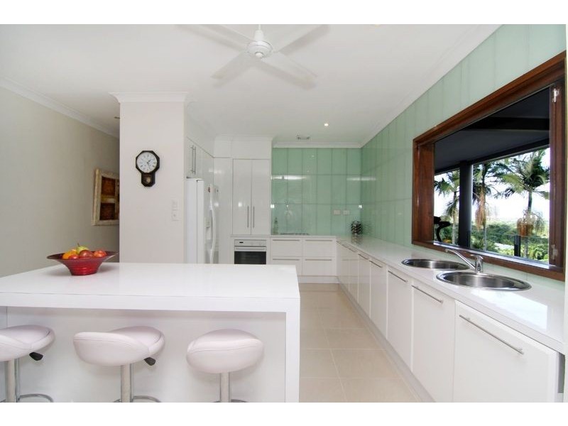 102-104 Nolan Street, Whitfield QLD 4870