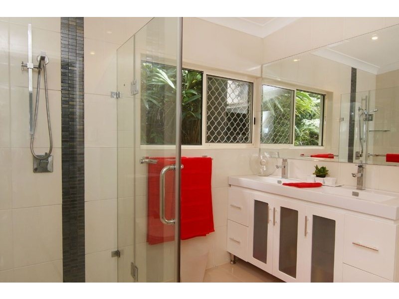 102-104 Nolan Street, Whitfield QLD 4870
