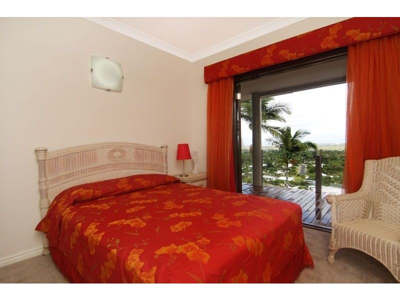 102-104 Nolan Street, Whitfield QLD 4870