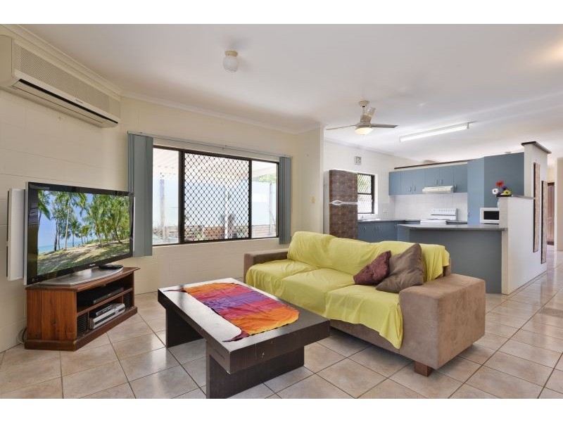 3 Spinos Street, Redlynch QLD 4870