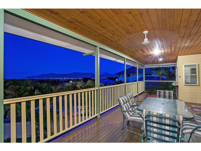 11 Philp Close, Kanimbla QLD 4870