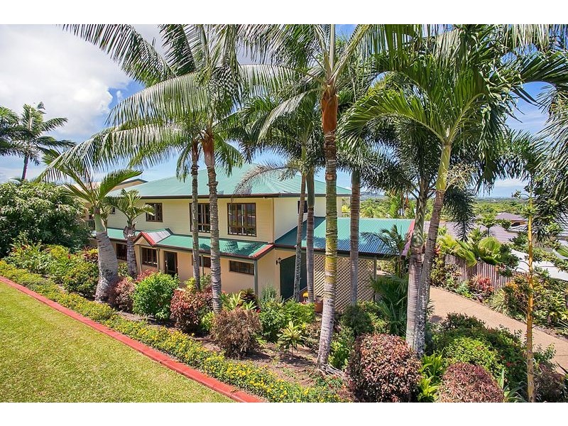 11 Philp Close, Kanimbla QLD 4870
