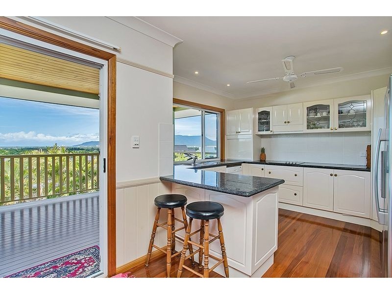 11 Philp Close, Kanimbla QLD 4870