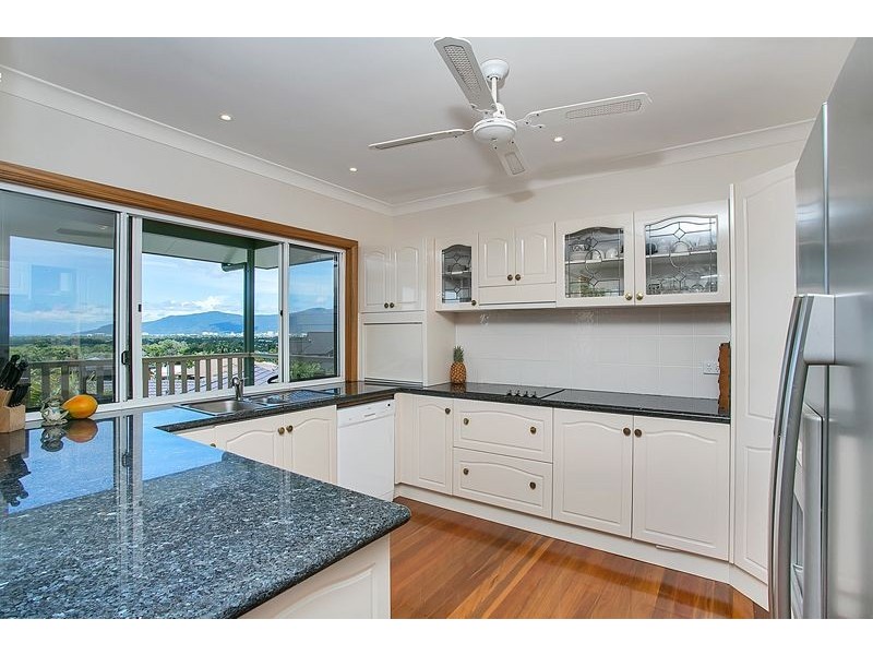 11 Philp Close, Kanimbla QLD 4870