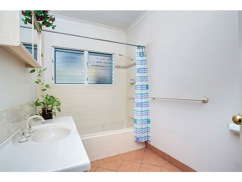 11 Philp Close, Kanimbla QLD 4870