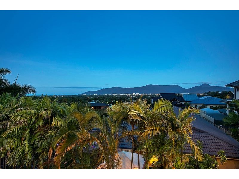 11 Philp Close, Kanimbla QLD 4870