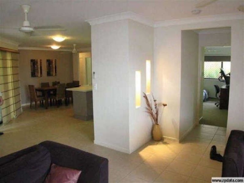 7 Starr Close, Bentley Park QLD 4869