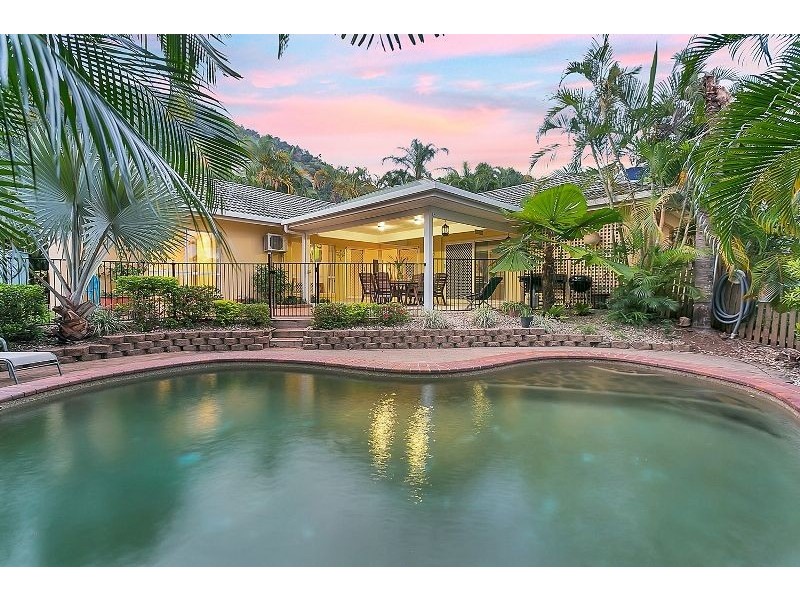 37 Summerhill Drive, Mooroobool QLD 4870