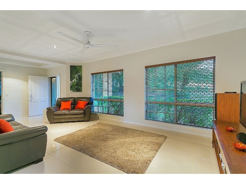 37 Summerhill Drive, Mooroobool QLD 4870