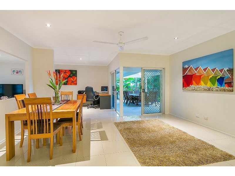 37 Summerhill Drive, Mooroobool QLD 4870