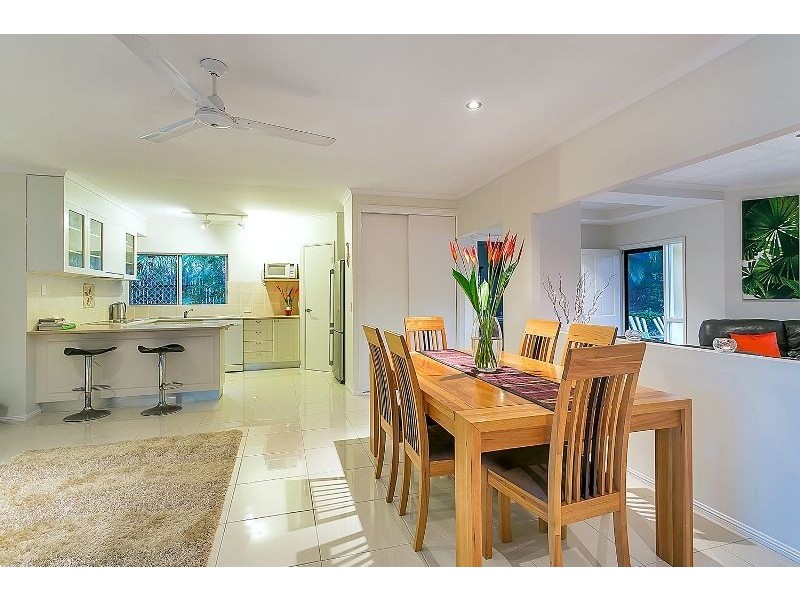 37 Summerhill Drive, Mooroobool QLD 4870