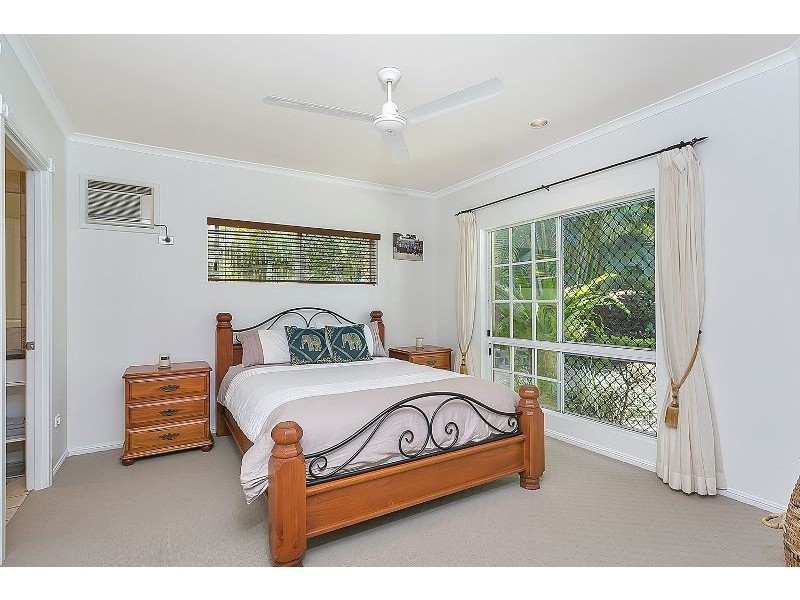 37 Summerhill Drive, Mooroobool QLD 4870