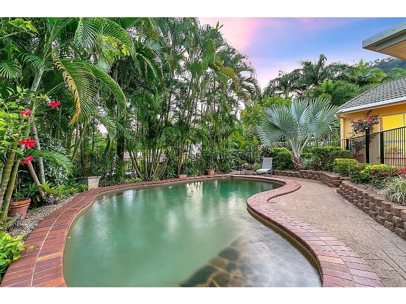 37 Summerhill Drive, Mooroobool QLD 4870