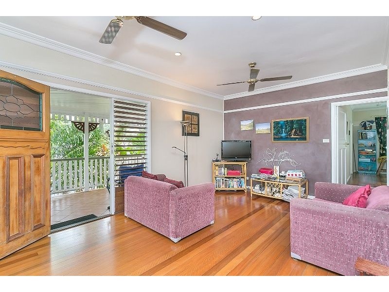 232 Woodward Street, Whitfield QLD 4870