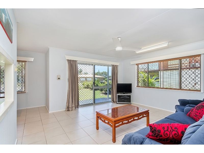 3 Hogan Street, Westcourt QLD 4870