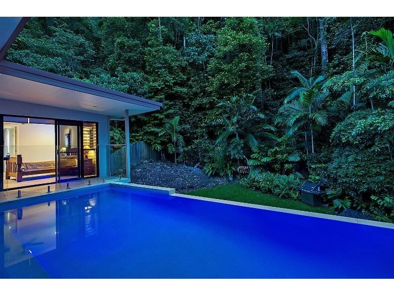 11 Oceanview Place, Mooroobool QLD 4870