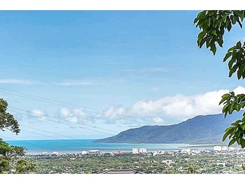 11 Oceanview Place, Mooroobool QLD 4870