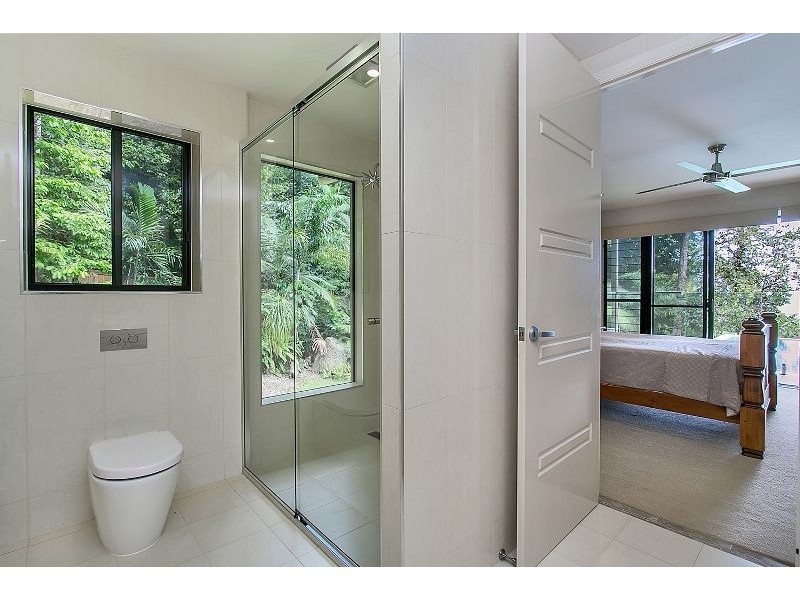 11 Oceanview Place, Mooroobool QLD 4870